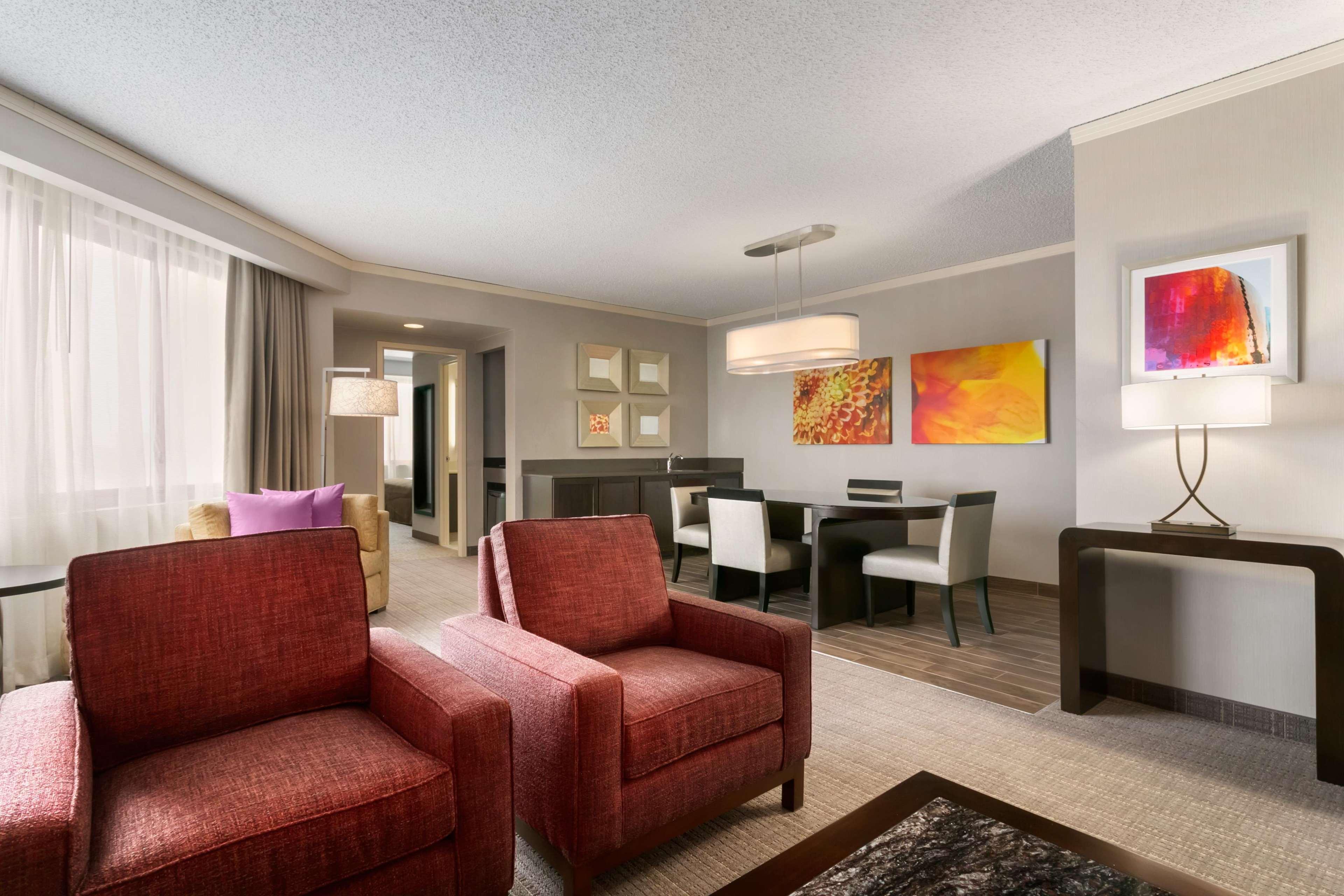 Embassy By Hilton Chicago North Shore Hotel 4*